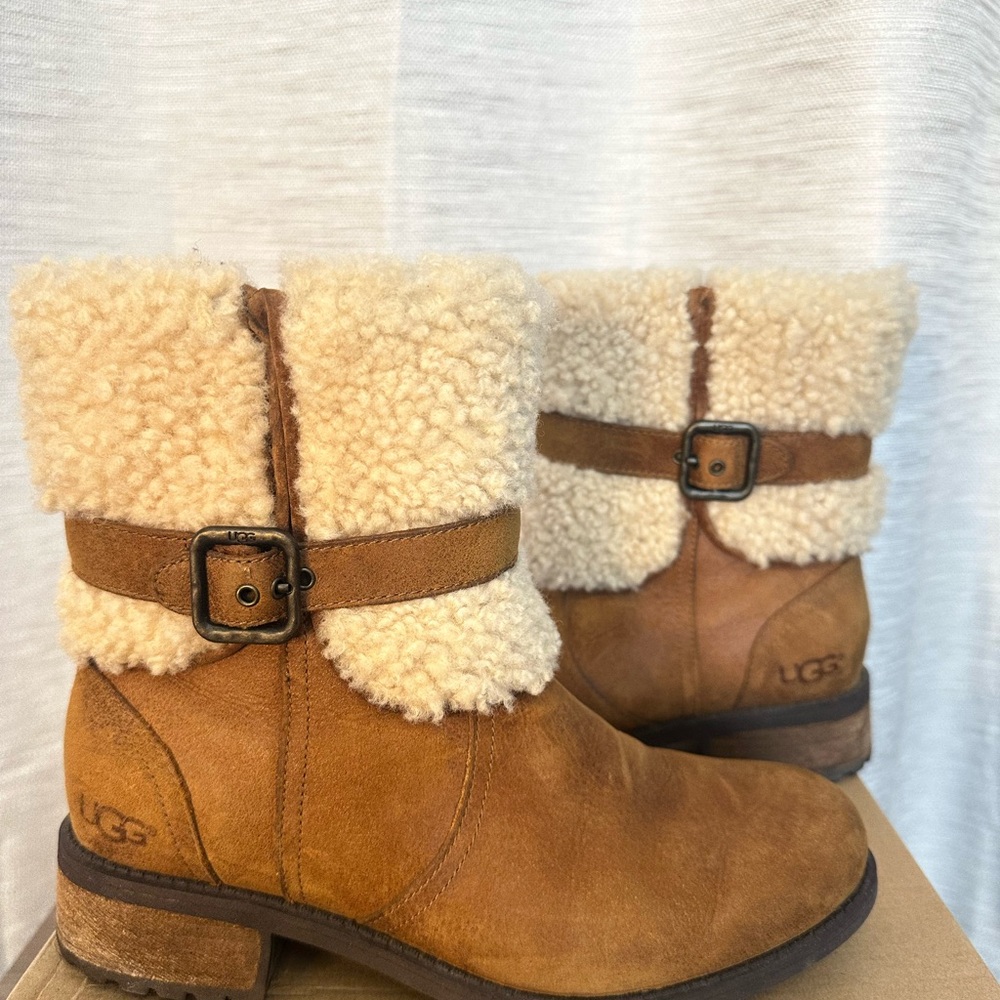 UGG Women’s BLAYRE II Chestnut Ankle Boots Sz 7